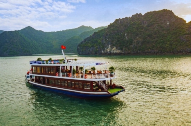 Serenity Luxury Day Cruise Lan Ha Bay